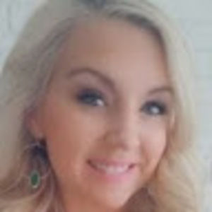 Meet your Posher, Holly